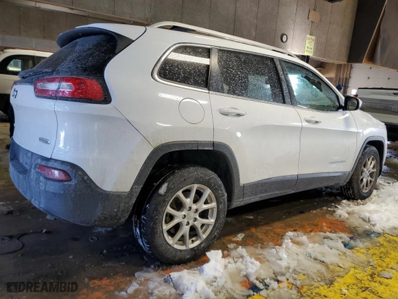 2016 Jeep Cherokee Altitude with VIN 1C4PJMCBXGW115597, listed as a Copart auction lot 41377065 with 61,761 mi miles and Salvage Title. Bid and sale history available at carsss.com. Image 3.