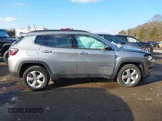 2019 Jeep Compass Latitude with VIN 3C4NJDBB4KT850342, listed as a IAAI auction lot 41398167 with 33,771 mi miles and . Bid and sale history available at DreamBid. Image 13.