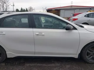 2021 Kia Forte GT-Line with VIN 3KPF34AD4ME275118, listed as a IAAI auction lot 41892974 with 46,983 mi miles and . Bid and sale history available at carsss.com. Image 13.