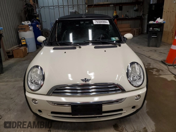 2007 MINI Convertible with VIN WMWRF33567TG17538, listed as a Copart auction lot 76506984 with 75,090 mi miles and Clean Title. Bid and sale history available at DreamBid. Image 5.