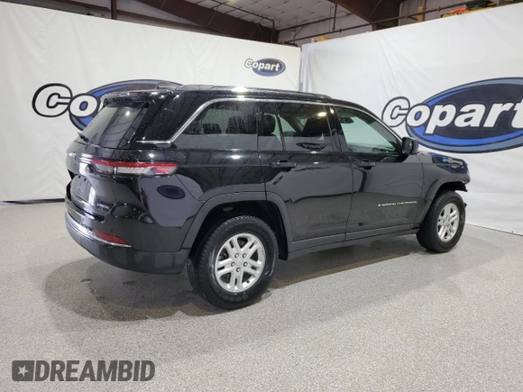 2024 Jeep Grand Cherokee Laredo with VIN 1C4RJHAG8RC715733, listed as a Copart auction lot 59886235 with 40,771 mi miles and Clean title. Bid and sale history available at DreamBid. Image 3.