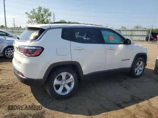 2018 Jeep Compass Latitude z VIN 3C4NJDBB7JT333535, wystawiony jako Copart lot #57238105 z przebiegiem 52 272 mil mil oraz Szkoda całkowita • Salvage title. Historia ofert i sprzedaży dostępna na DreamBid. Obrazek 3.