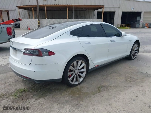 2014 Tesla Model S P85D with VIN 5YJSA1H28EFP69162, listed as a IAAI auction lot 41658356 with 93,254 mi miles. Bid and sale history available at carsss.com. Image 4.
