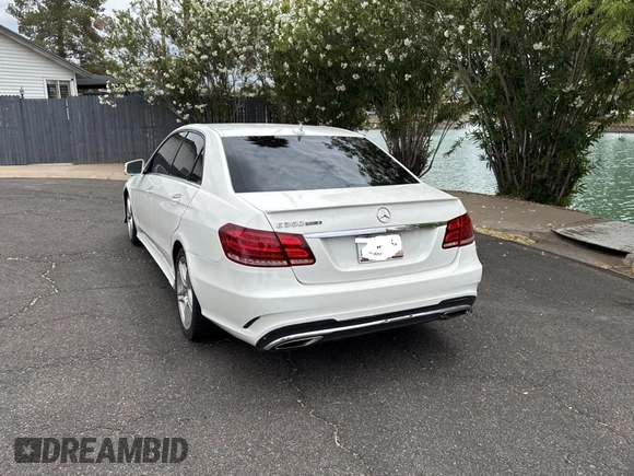 2014 Mercedes-Benz E 350 Sport with VIN WDDHF5KB2EA883006, listed as a Copart auction lot 56200605 with 183,781 mi miles and Clean Title. Bid and sale history available at DreamBid. Image 3.