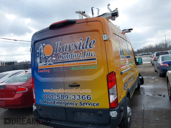 2020 Ford Transit Cargo z VIN 1FTBR2C85LKA15937, wystawiony jako IAAI lot #41673232 z przebiegiem 56 172 mil mil oraz . Historia ofert i sprzedaży dostępna na DreamBid. Obrazek 16.