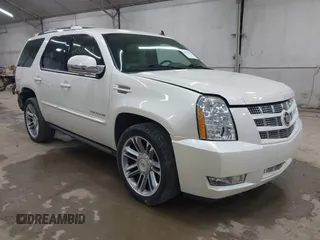 2014 Cadillac Escalade Premium z VIN 1GYS4CEF9ER157096, wystawiony jako IAAI lot #42072018 z przebiegiem 61 443 mil mil oraz . Historia ofert i sprzedaży dostępna na DreamBid. Obrazek 1.