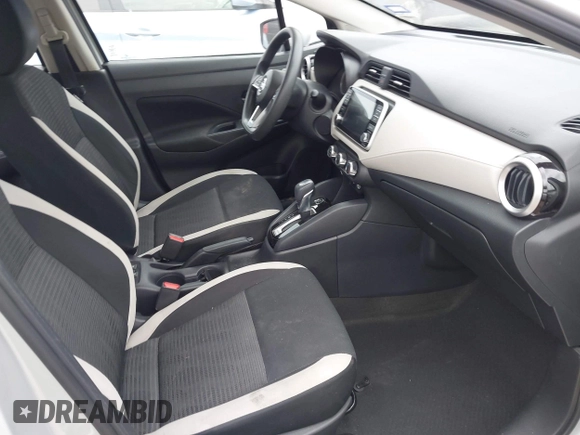 2021 Nissan Versa SV z VIN 3N1CN8EV9ML876627, wystawiony jako IAAI lot #42297873 z przebiegiem 72 216 mil mil oraz . Historia ofert i sprzedaży dostępna na DreamBid. Obrazek 5.