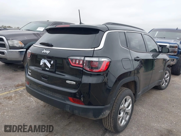 2025 Jeep Compass Latitude with VIN 3C4NJDBN1ST518028, listed as a IAAI auction lot 41096283 with 1,402 mi miles and . Bid and sale history available at DreamBid. Image 4.