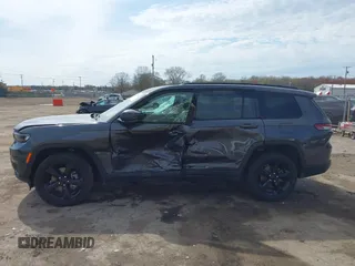 2024 Jeep Grand Cherokee Limited with VIN 1C4RJKBG6R8617895, listed as a IAAI auction lot 42084511 with 8,735 mi miles and . Bid and sale history available at DreamBid. Image 14.