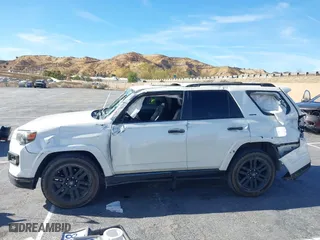 2020 Toyota 4Runner SR5 with VIN JTEBU5JR8L5764463, listed as a IAAI auction lot 41414717 with 94,723 mi miles. Bid and sale history available at carsss.com. Image 15.