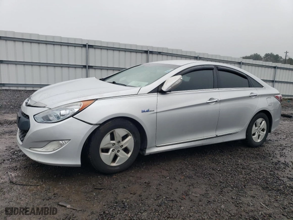 2012 Hyundai Sonata Hybrid with VIN KMHEC4A47CA039099, listed as a Copart auction lot 84867944 with 190,253 mi miles and Salvage Title. Bid and sale history available at carsss.com. Image 1.