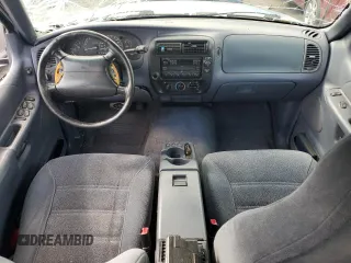 1998 Ford Explorer XLT z VIN 1FMZU35P8WZA89318, wystawiony jako Copart lot #71262134 z przebiegiem 160 028 mil mil oraz Szkoda całkowita • Salvage title. Historia ofert i sprzedaży dostępna na DreamBid. Obrazek 8.