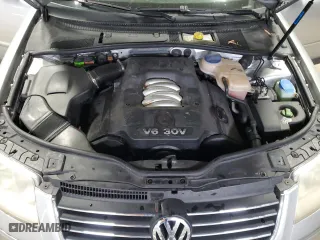 2003 Volkswagen Passat GLX with VIN WVWYH63B13E151741, listed as a Copart auction lot 46726265 with 156,923 mi miles and Clean Title. Bid and sale history available at carsss.com. Image 14.