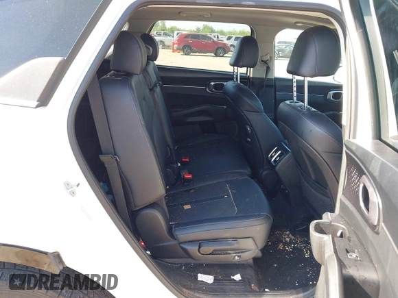 2021 Kia Sorento S with VIN 5XYRL4LC1MG002786, listed as a IAAI auction lot 42253503 with 90,893 mi miles and . Bid and sale history available at DreamBid. Image 8.