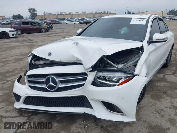 2019 Mercedes-Benz C 300 с VIN 55SWF8DB2KU309300, выставлен на аукционе IAAI как лот 41894814 с пробегом 50 745 миль миль и . История ставок и продаж доступна на DreamBid. Изображение 6.