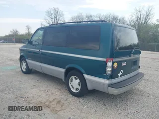 1997 Chevrolet Astro with VIN 1GNDM19W9VB205001, listed as a IAAI auction lot 42002535 with 136,734 mi miles. Bid and sale history available at carsss.com. Image 3.