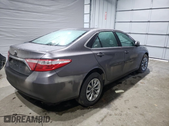 2017 Toyota Camry XLE with VIN 4T1BF1FKXHU269502, listed as a Copart auction lot 48971875 with 62,489 mi miles and Salvage Title. Bid and sale history available at carsss.com. Image 3.
