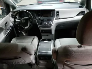 2018 Toyota Sienna LE с VIN 5TDJZ3DC2JS197865, выставлен на аукционе Copart как лот 68896164 с пробегом 449 127 миль миль и Чистый • Clean title. История ставок и продаж доступна на DreamBid. Изображение 8.