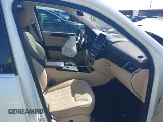 2017 Mercedes-Benz GLS 450 z VIN 4JGDF6EE5HA831938, wystawiony jako IAAI lot #41857010 z przebiegiem Nie podano mil oraz . Historia ofert i sprzedaży dostępna na DreamBid. Obrazek 5.
