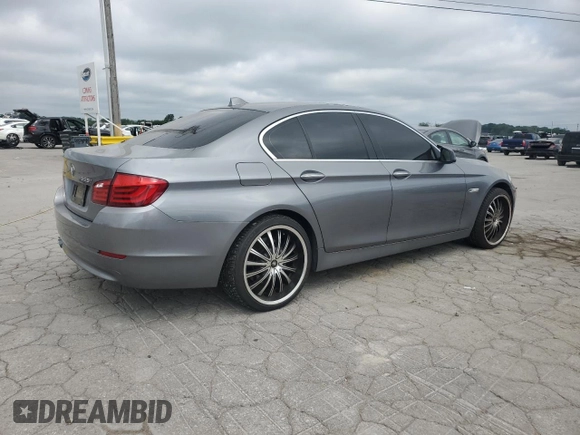 2013 BMW 5 Series 528i xDrive z VIN WBAXH5C52DD107185, wystawiony jako Copart lot #56582315 z przebiegiem 114 550 mil mil oraz Czysty tytuł • Clean title. Historia ofert i sprzedaży dostępna na DreamBid. Obrazek 3.