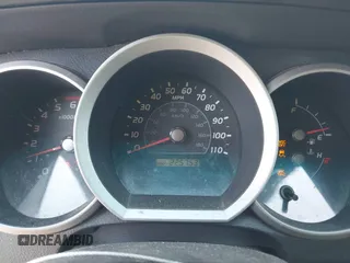 2006 Toyota 4Runner SR5 z VIN JTEBU14R360098120, wystawiony jako IAAI lot #42437637 z przebiegiem 225 753 mil mil oraz . Historia ofert i sprzedaży dostępna na DreamBid. Obrazek 7.