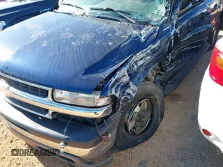 2002 Chevrolet Suburban LS with VIN 3GNEC16ZX2G275244, listed as a IAAI auction lot 41486081 with 1 mi miles. Bid and sale history available at carsss.com. Image 13.