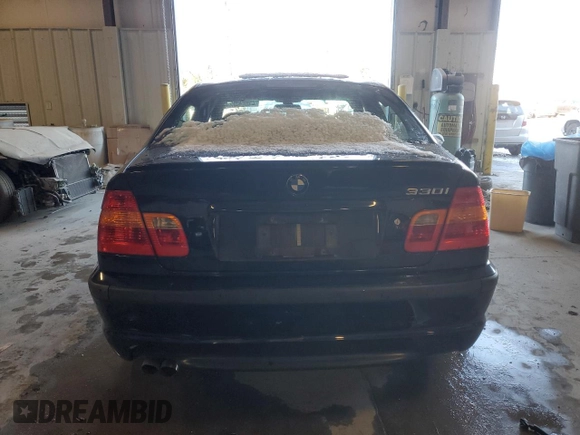 2005 BMW 3 Series 330i with VIN WBAEV53465KM08613, listed as a Copart auction lot 43391405 with 184,301 mi miles and Salvage Title. Bid and sale history available at carsss.com. Image 6.