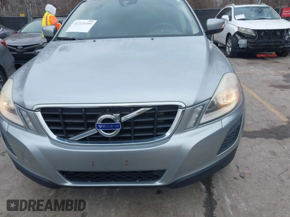 2012 Volvo XC60 3.2L с VIN YV4952DL3C2327880, выставлен на аукционе IAAI как лот 41215399 с пробегом 213 992 миль миль и . История ставок и продаж доступна на DreamBid. Изображение 6.