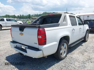 2007 Chevrolet Avalanche 1LT z VIN 3GNEC12037G194102, wystawiony jako IAAI lot #42454533 z przebiegiem Nie podano mil oraz . Historia ofert i sprzedaży dostępna na DreamBid. Obrazek 4.