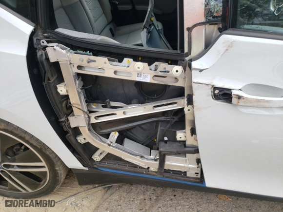 2015 BMW i3 with VIN WBY1Z2C59FV287328, listed as a Copart auction lot 66743752 with 41,760 mi miles. Bid and sale history available at carsss.com. Image 9.