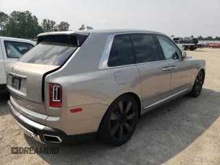 2020 Rolls-Royce Cullinan z VIN SLATV4C03LU202157, wystawiony jako Copart lot #51245311 z przebiegiem Nie podano mil oraz Szkoda całkowita • Salvage title. Historia ofert i sprzedaży dostępna na DreamBid. Obrazek 4.