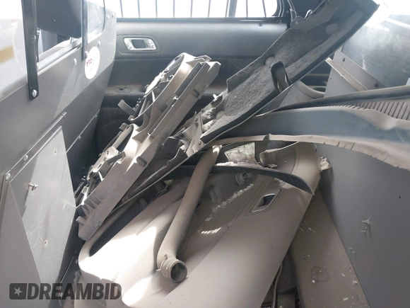 2013 Ford Police Interceptor Utility z VIN 1FM5K8AR6DGA63897, wystawiony jako IAAI lot #41855311 z przebiegiem Nie podano mil oraz . Historia ofert i sprzedaży dostępna na DreamBid. Obrazek 12.