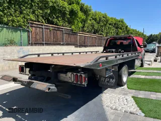 2019 Ford F-550 XL z VIN 1FDUF5GTXKED16424, wystawiony jako Copart lot #58211125 z przebiegiem 200 684 mil mil oraz Szkody całkowita. Historia ofert i sprzedaży dostępna na DreamBid. Obrazek 4.