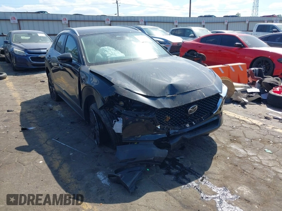 2025 Mazda CX-30 S Select Sport z VIN 3MVDMBBM3SM784464, wystawiony jako IAAI lot #42085045 z przebiegiem 1 953 mil mil oraz . Historia ofert i sprzedaży dostępna na DreamBid. Obrazek 1.