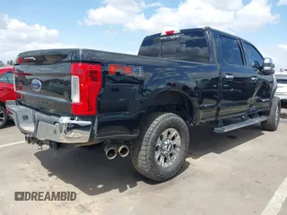 2019 Ford F-250 XL z VIN 1FT7W2BT8KEE12706, wystawiony jako IAAI lot #41906683 z przebiegiem 121 758 mil mil oraz . Historia ofert i sprzedaży dostępna na DreamBid. Obrazek 4.