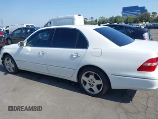 2005 Lexus LS 430 z VIN JTHBN36F755000674, wystawiony jako IAAI lot #42454159 z przebiegiem 163 787 mil mil oraz . Historia ofert i sprzedaży dostępna na DreamBid. Obrazek 14.