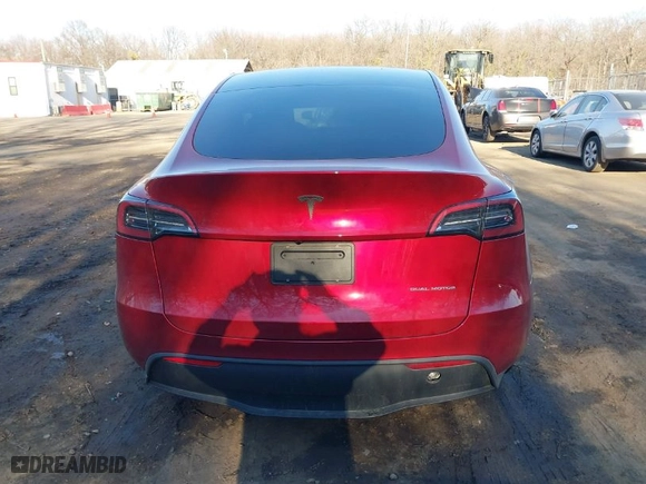 2024 Tesla Model Y Long Range with VIN 7SAYGDEEXRA264447, listed as a IAAI auction lot 41667885 with 16,167 mi miles. Bid and sale history available at carsss.com. Image 15.