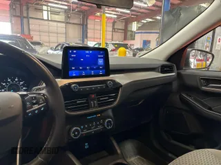 2022 Ford Escape SE с VIN 1FMCU9G62NUA68005, выставлен на аукционе IAAI как лот 42403949 с пробегом 95 950 миль миль и . История ставок и продаж доступна на DreamBid. Изображение 1.