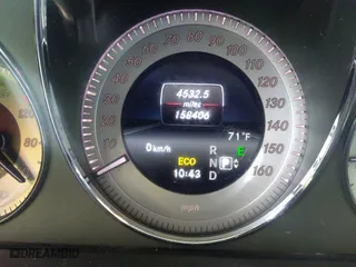 2014 Mercedes-Benz GLK-Class GLK 350 with VIN WDCGG8JB9EG328003, listed as a IAAI auction lot 31426005 with 158,406 mi miles. Bid and sale history available at carsss.com. Image 7.