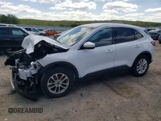 2020 Ford Escape SE z VIN 1FMCU9G68LUA37970, wystawiony jako Copart lot #53059865 z przebiegiem 66 207 mil mil oraz Szkoda całkowita • Salvage title. Historia ofert i sprzedaży dostępna na DreamBid. Obrazek 1.