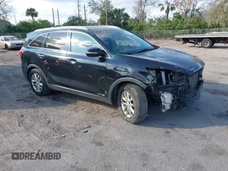 2016 Kia Sorento LX with VIN 5XYPGDA56GG029499, listed as a IAAI auction lot 41512850 with 179,971 mi miles. Bid and sale history available at carsss.com. Image 1.