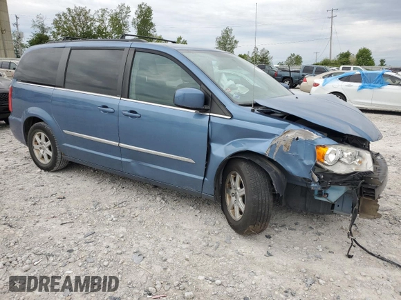 2011 Chrysler Town & Country Touring z VIN 2A4RR5DG7BR780048, wystawiony jako Copart lot #57401045 z przebiegiem 158 994 mil mil oraz Czysty tytuł • Clean title. Historia ofert i sprzedaży dostępna na DreamBid. Obrazek 4.