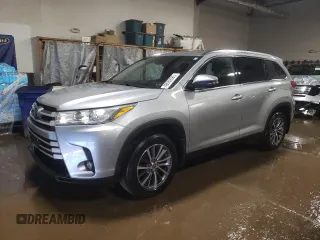 2019 Toyota Highlander SE with VIN 5TDJZRFHXKS745415, listed as a Copart auction lot 49050585 with 81,440 mi miles and Salvage title. Bid and sale history available at DreamBid. Image 1.