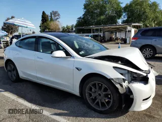 2019 Tesla Model 3 Mid Range z VIN 5YJ3E1EA7KF300175, wystawiony jako Copart lot #49651815 z przebiegiem Nie podano mil oraz Szkoda całkowita • Salvage title. Historia ofert i sprzedaży dostępna na DreamBid. Obrazek 4.