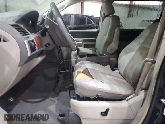 2008 Chrysler Town & Country Touring with VIN 2A8HR54P98R736846, listed as a Copart auction lot 58365425 with 132,641 mi miles and Non repairable. Bid and sale history available at DreamBid. Image 7.