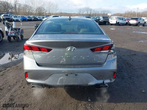 2019 Hyundai Sonata Sport with VIN 5NPE34AF3KH820828, listed as a IAAI auction lot 41015372 with 32,782 mi miles. Bid and sale history available at carsss.com. Image 16.