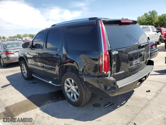 2007 GMC Yukon Denali with VIN 1GKFK63877J254760, listed as a Copart auction lot 70983944 with 137,075 mi miles and Salvage Title. Bid and sale history available at carsss.com. Image 2.