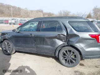 2018 Ford Explorer XLT with VIN 1FM5K8D81JGA66012, listed as a IAAI auction lot 41533841 with 94,714 mi miles. Bid and sale history available at carsss.com. Image 14.