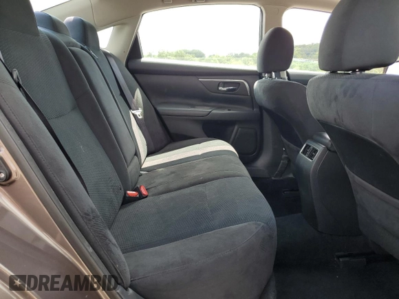 2015 Nissan Altima 2.5 with VIN 1N4AL3AP1FC474805, listed as a Copart auction lot 61560655 with 176,440 mi miles and Salvage title. Bid and sale history available at DreamBid. Image 10.