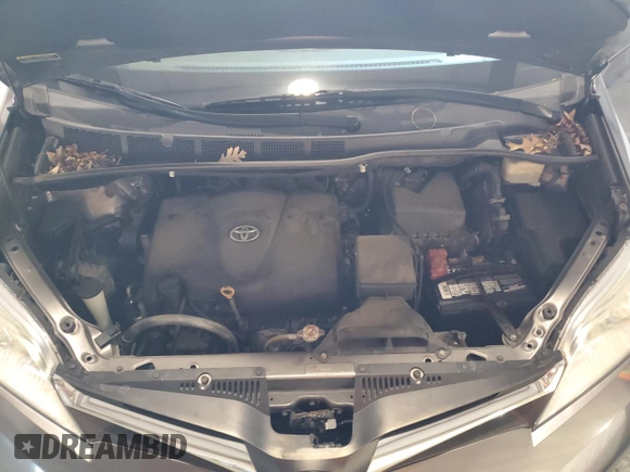 2018 Toyota Sienna LE Auto Access Seat with VIN 5TDKZ3DC8JS916931, listed as a Copart auction lot 50202705 with 62,577 mi miles and Salvage Title. Bid and sale history available at carsss.com. Image 12.